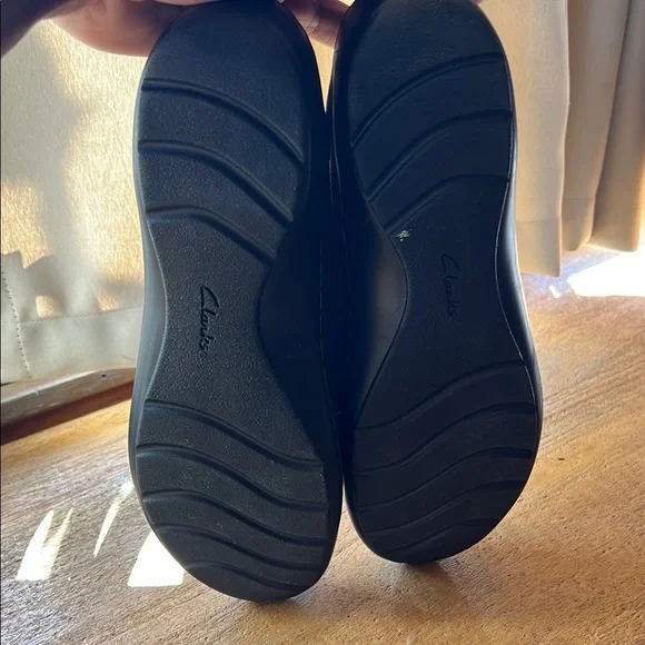 Clarks Black Leather Penny Loafers Flats - Picture 5 of 5